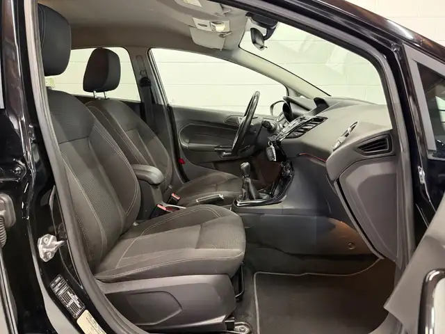 Ford Fiesta view 12