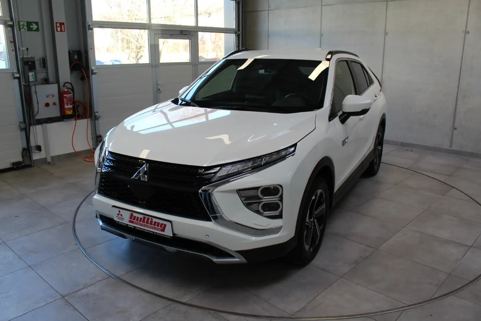 Mitsubishi Eclipse Cross Plug-in Hybrid PLUS 2.4 4WD Weiß - 2