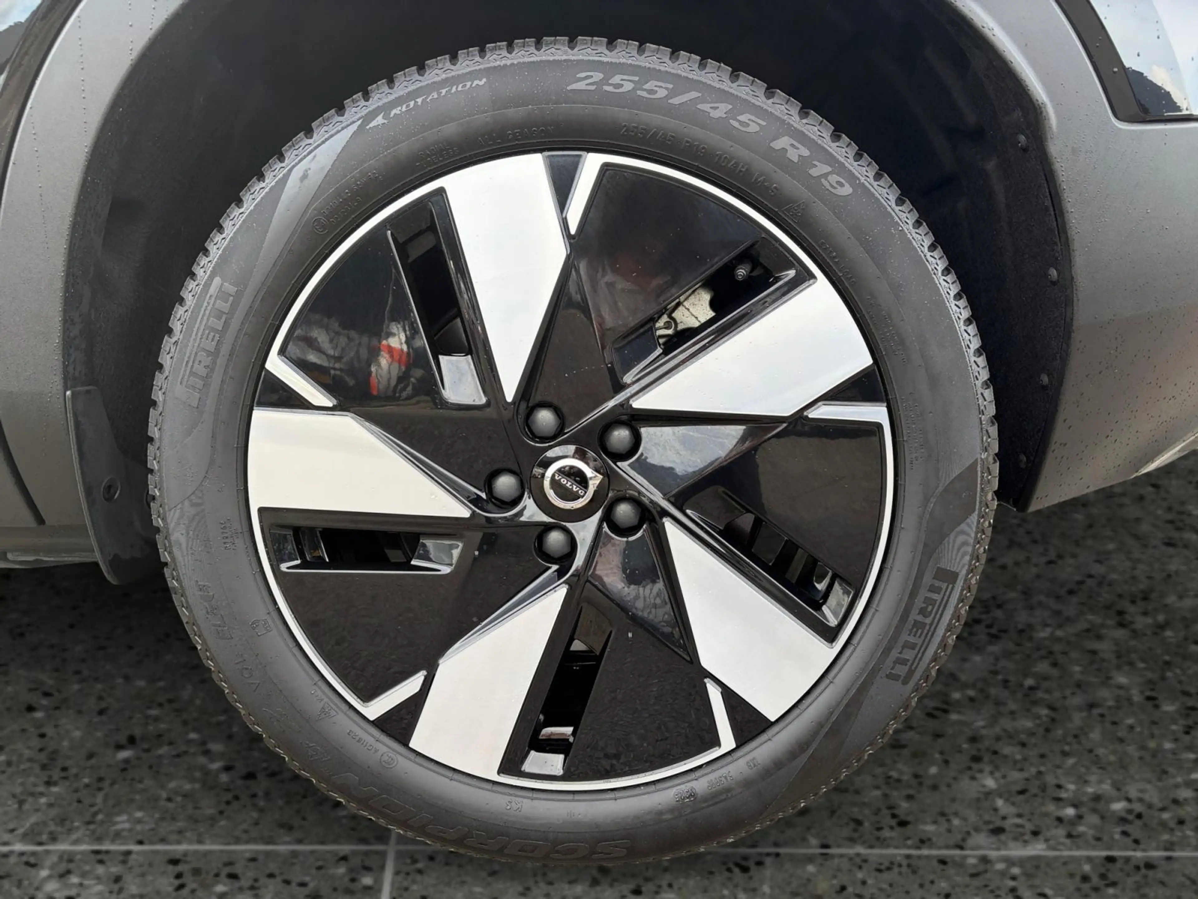 Volvo EX40 Single Motor Extended Range Plus 82 kWh | Trekhaak — photo 6