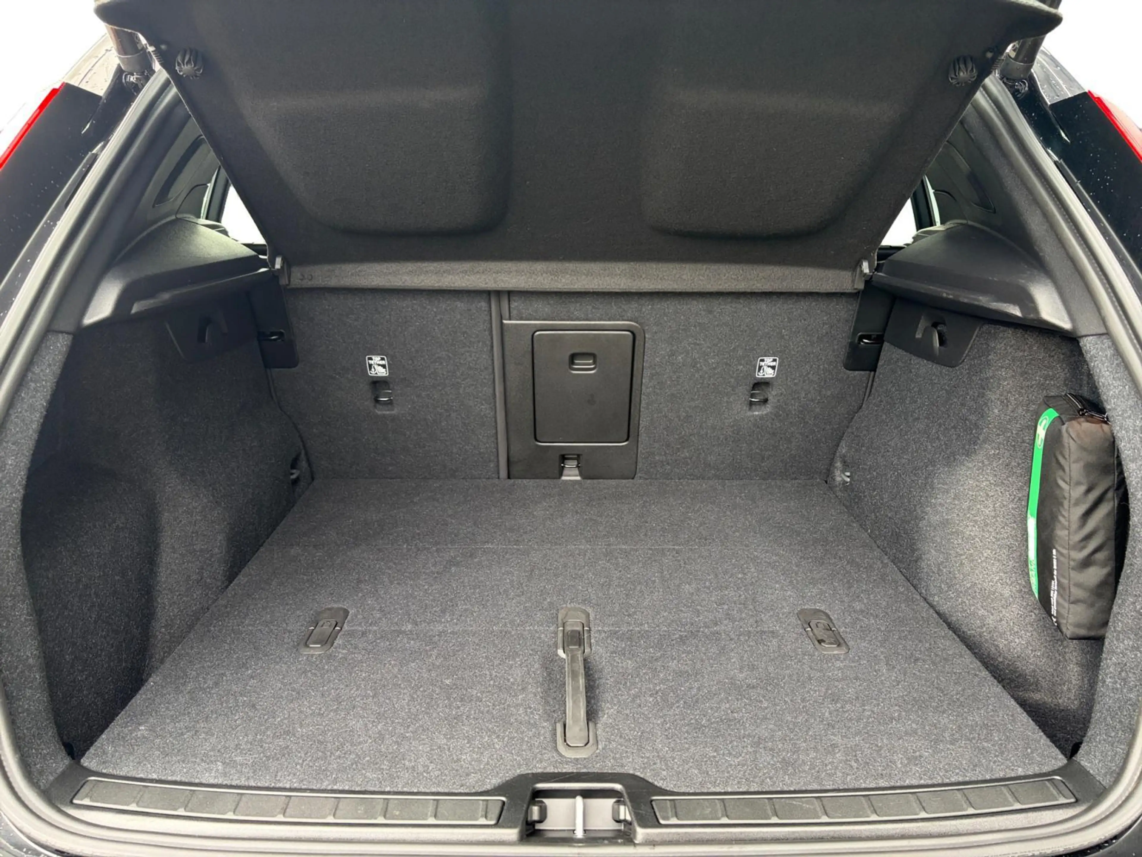 Volvo EX40 Single Motor Extended Range Plus 82 kWh | Trekhaak — photo 9