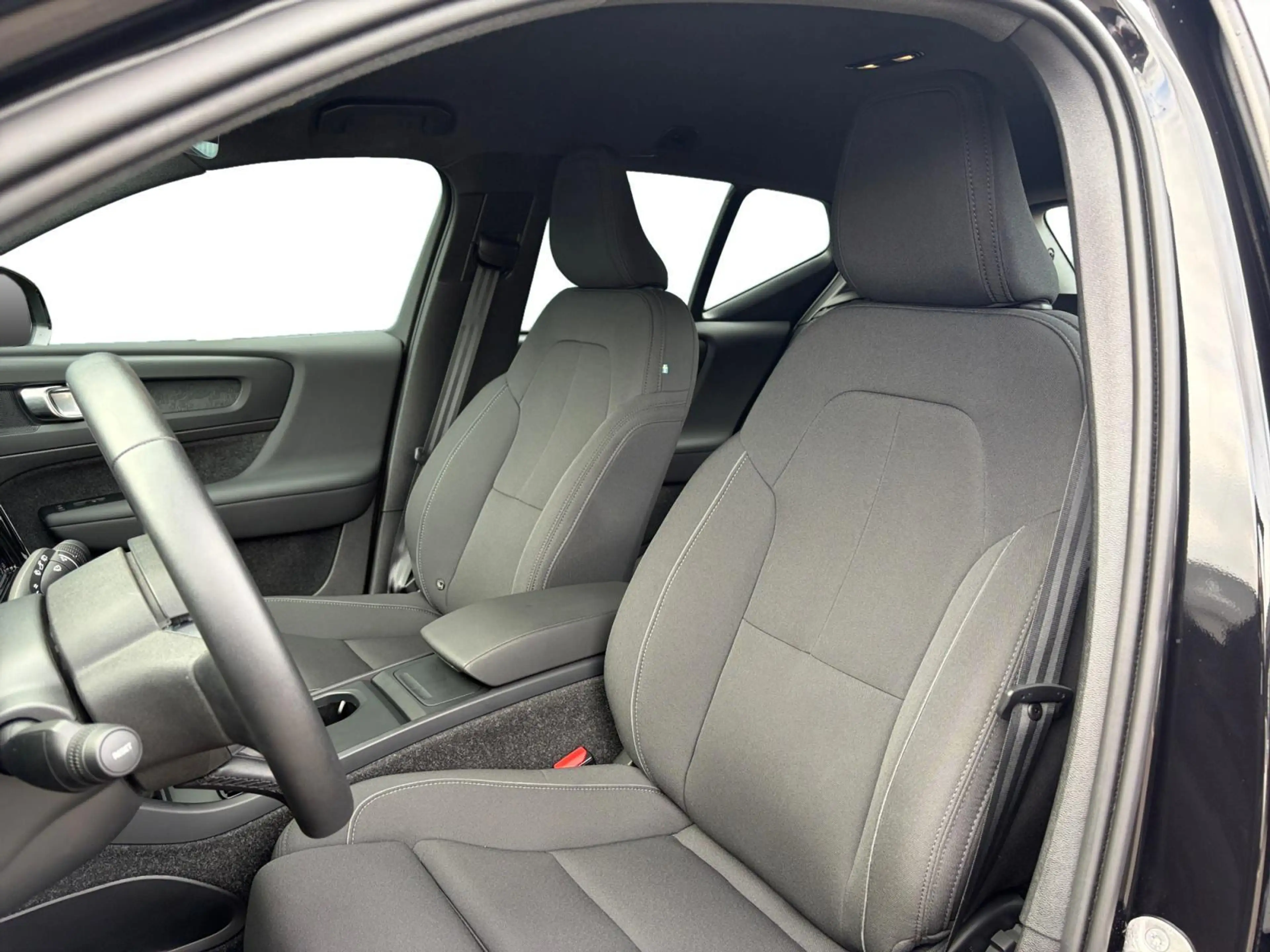 Volvo EX40 Single Motor Extended Range Plus 82 kWh | Trekhaak — photo 13