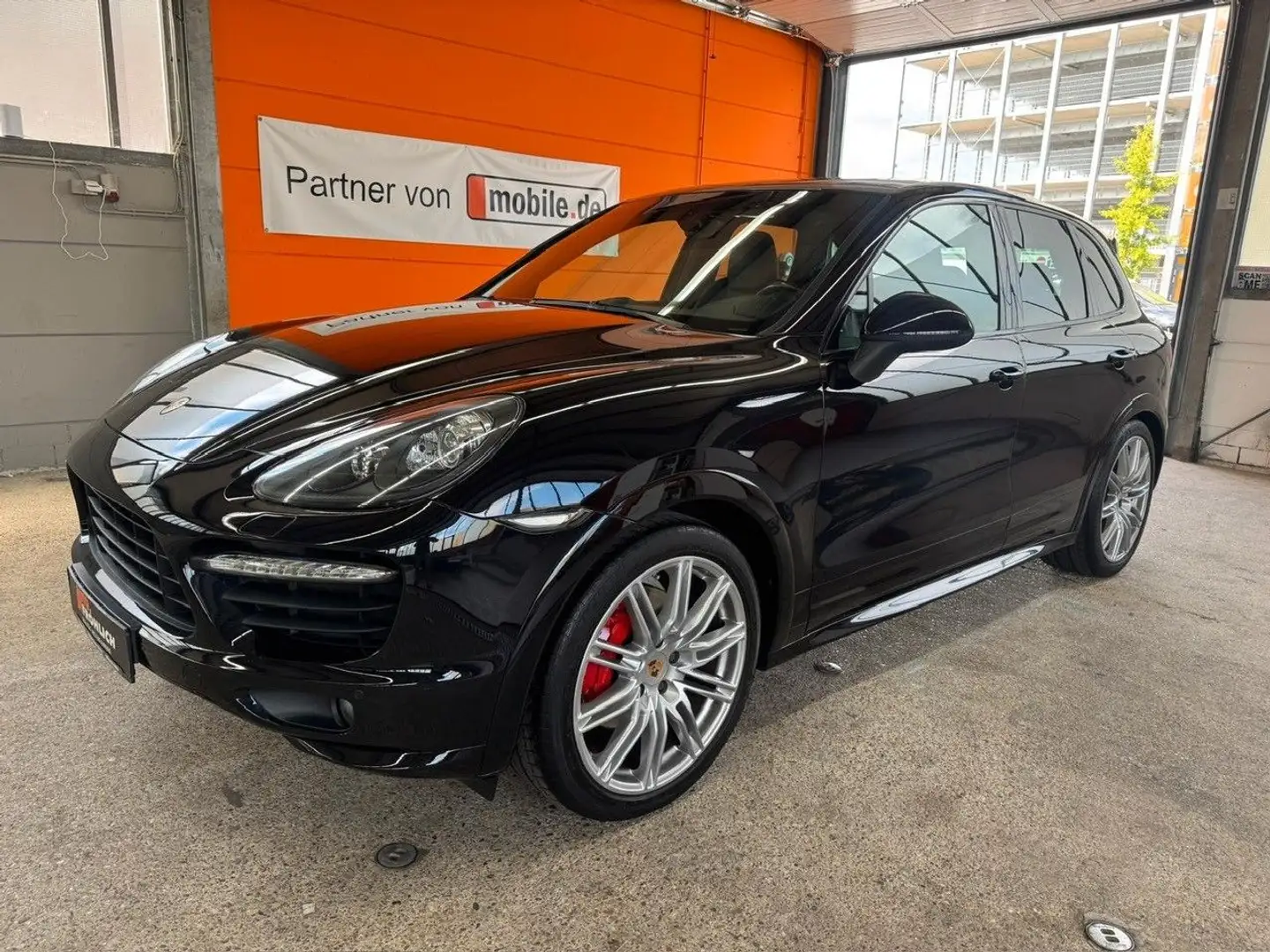 Porsche Cayenne GTS Approved Sportchrono Pano AHK BOSE Schwarz - 1