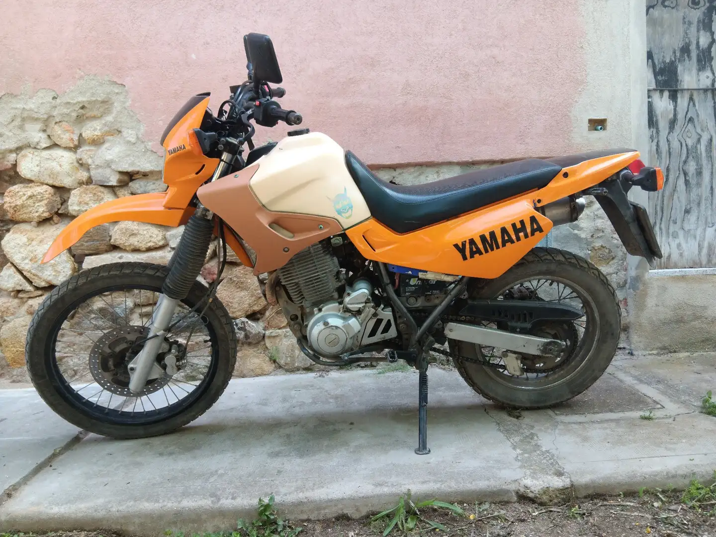 Yamaha XT 600 Oranžová - 1