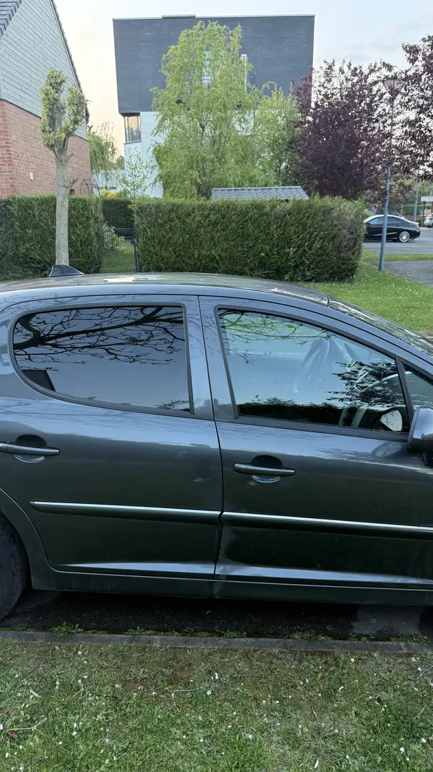 Peugeot 207 1.6 HDi 16v 90ch Premium - 1