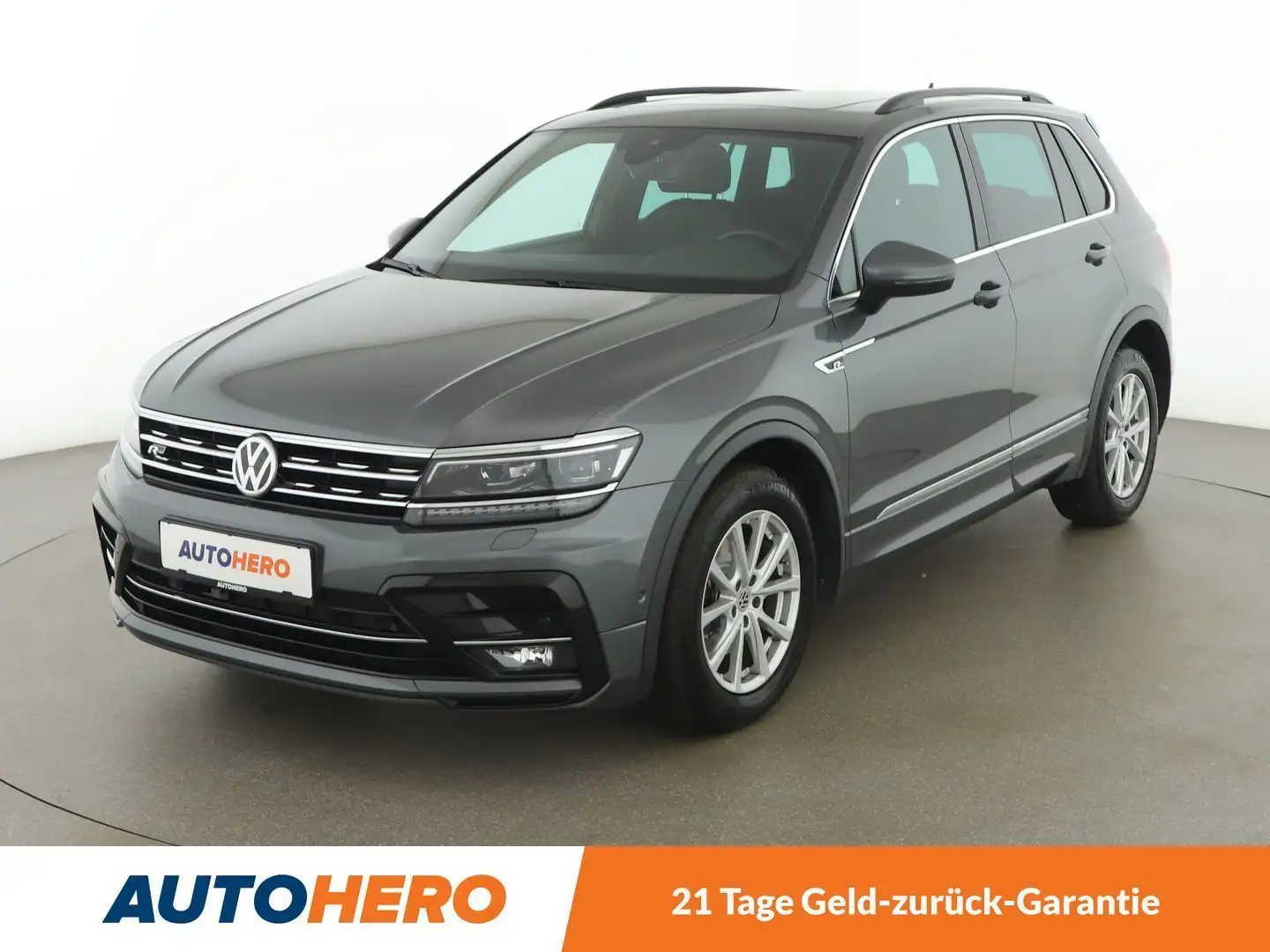 Volkswagen Tiguan 2.0 TDI Comfortline BlueMotion R-Line *PANO*LED* Grau - 1