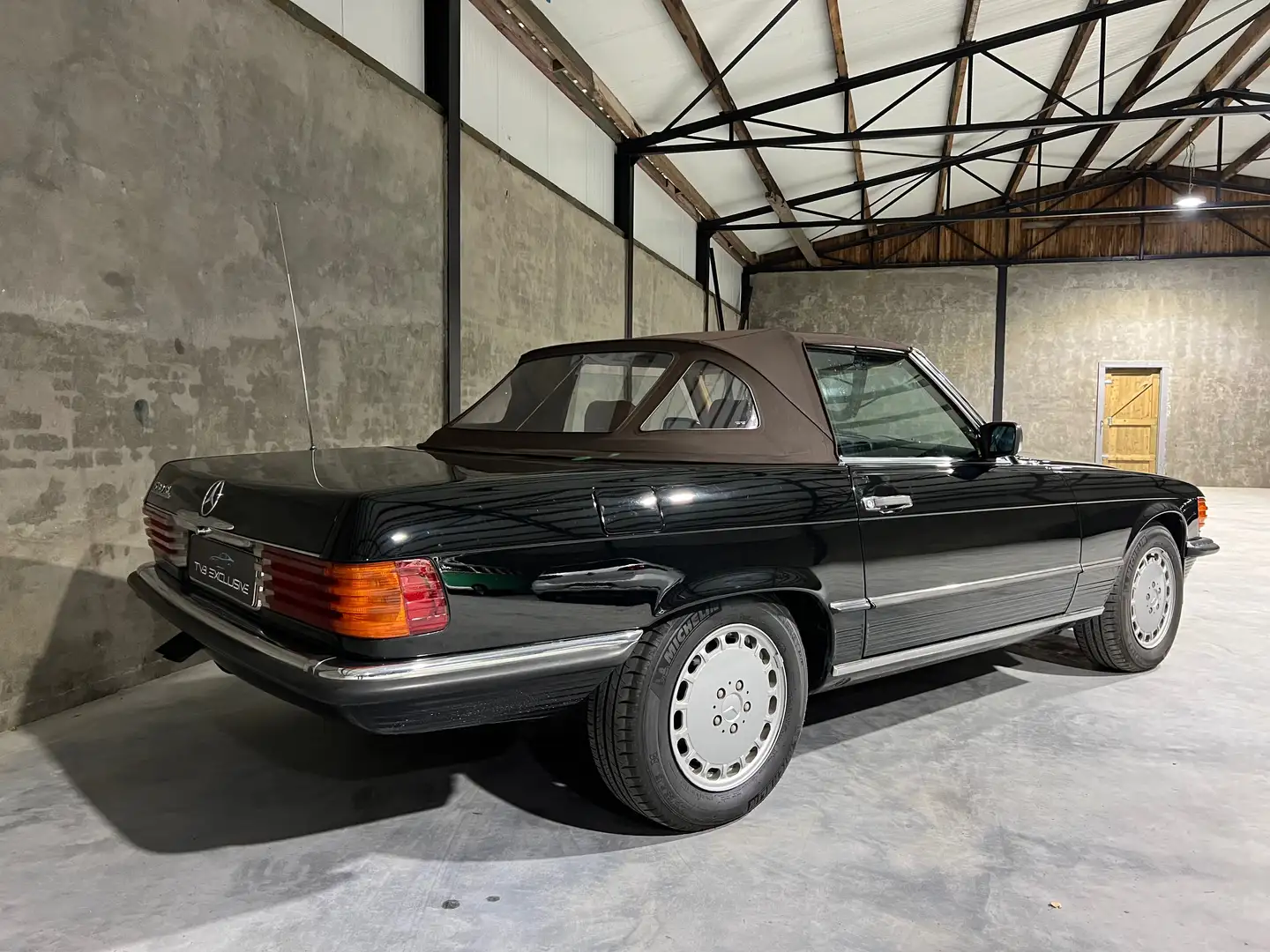 Mercedes-Benz SL 560 Czarny - 2