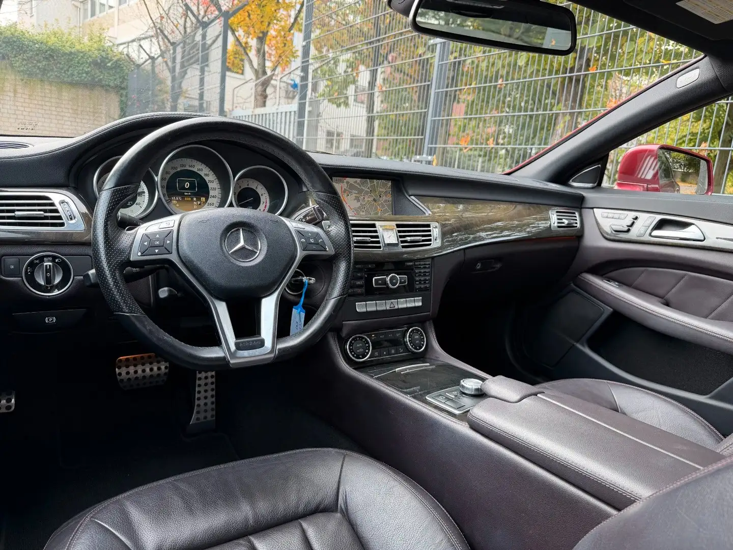 Mercedes-Benz CLS 500 Leder Dach Navi Kamera AMG Rot - 2