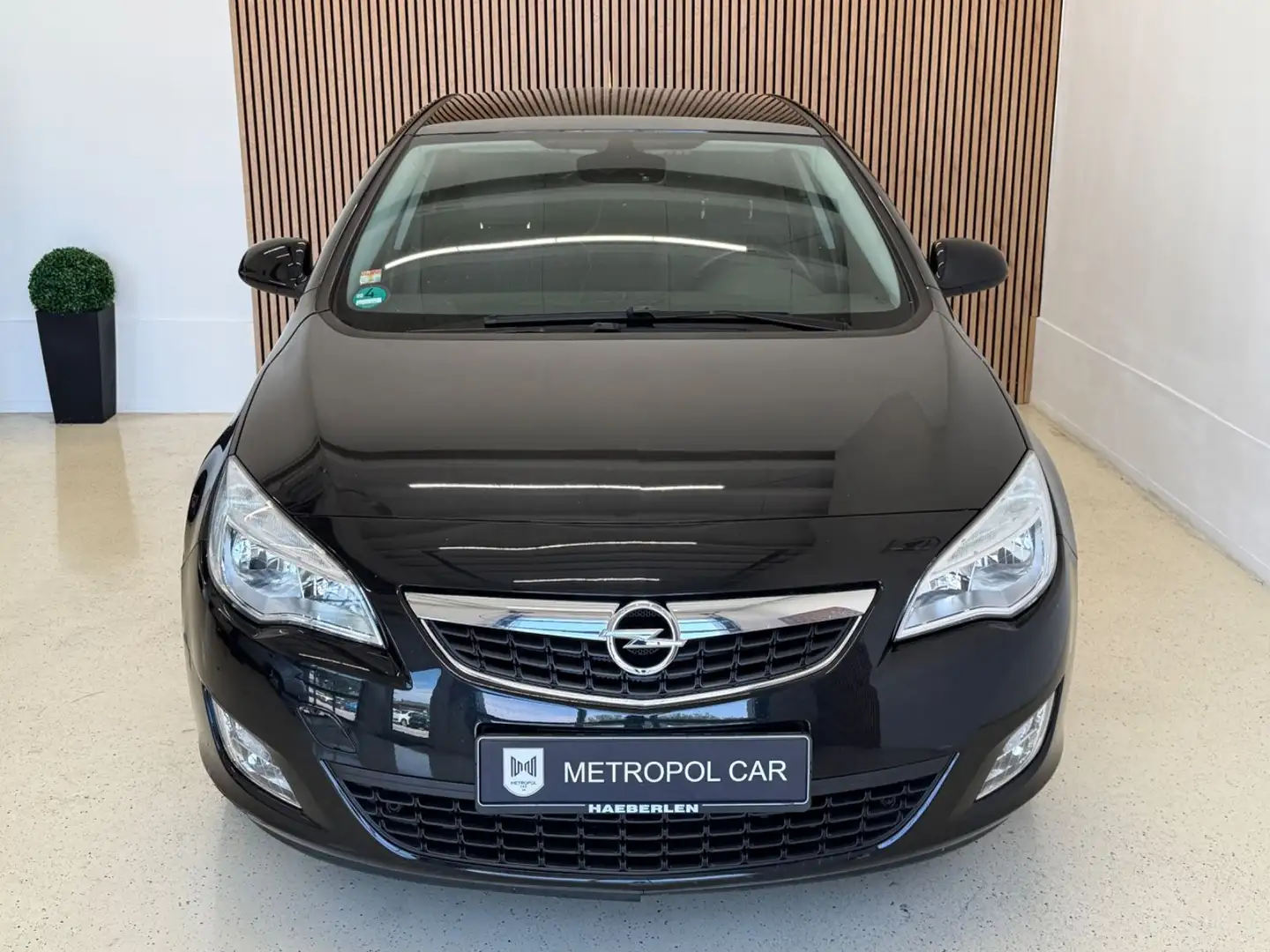 Opel Astra J Lim. 1.4 PDC/TEMP/ALU/GARANTIE/TÜV NEU Schwarz - 2