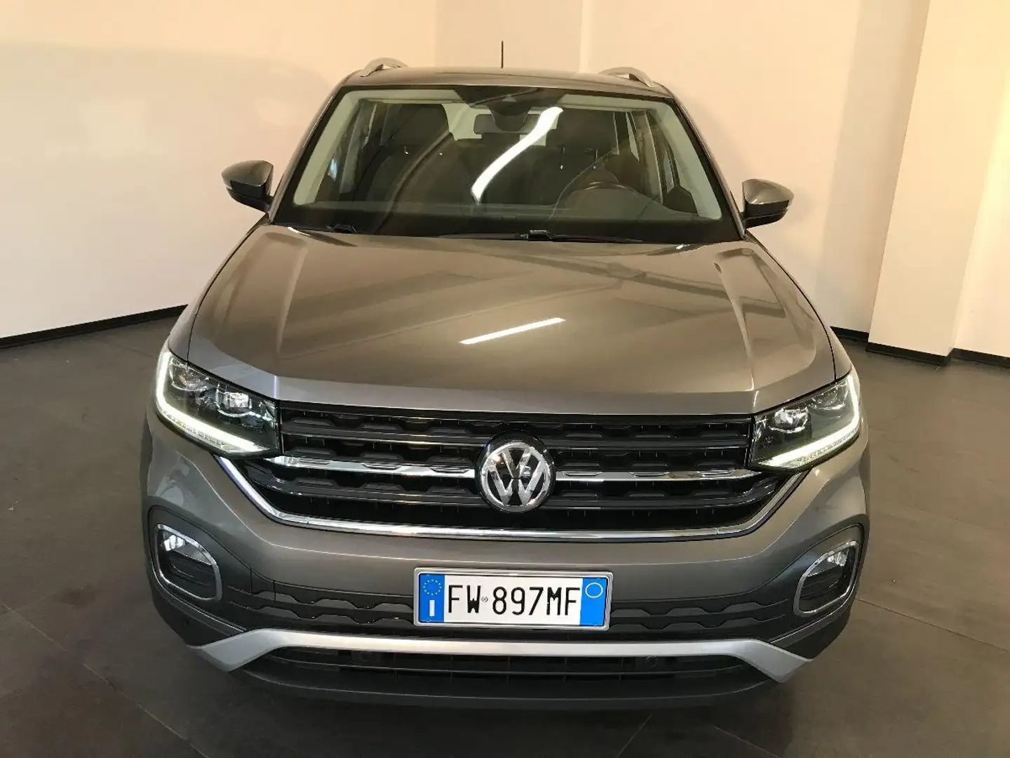Volkswagen T-Cross 1.6 TDI Advanced Gris - 2