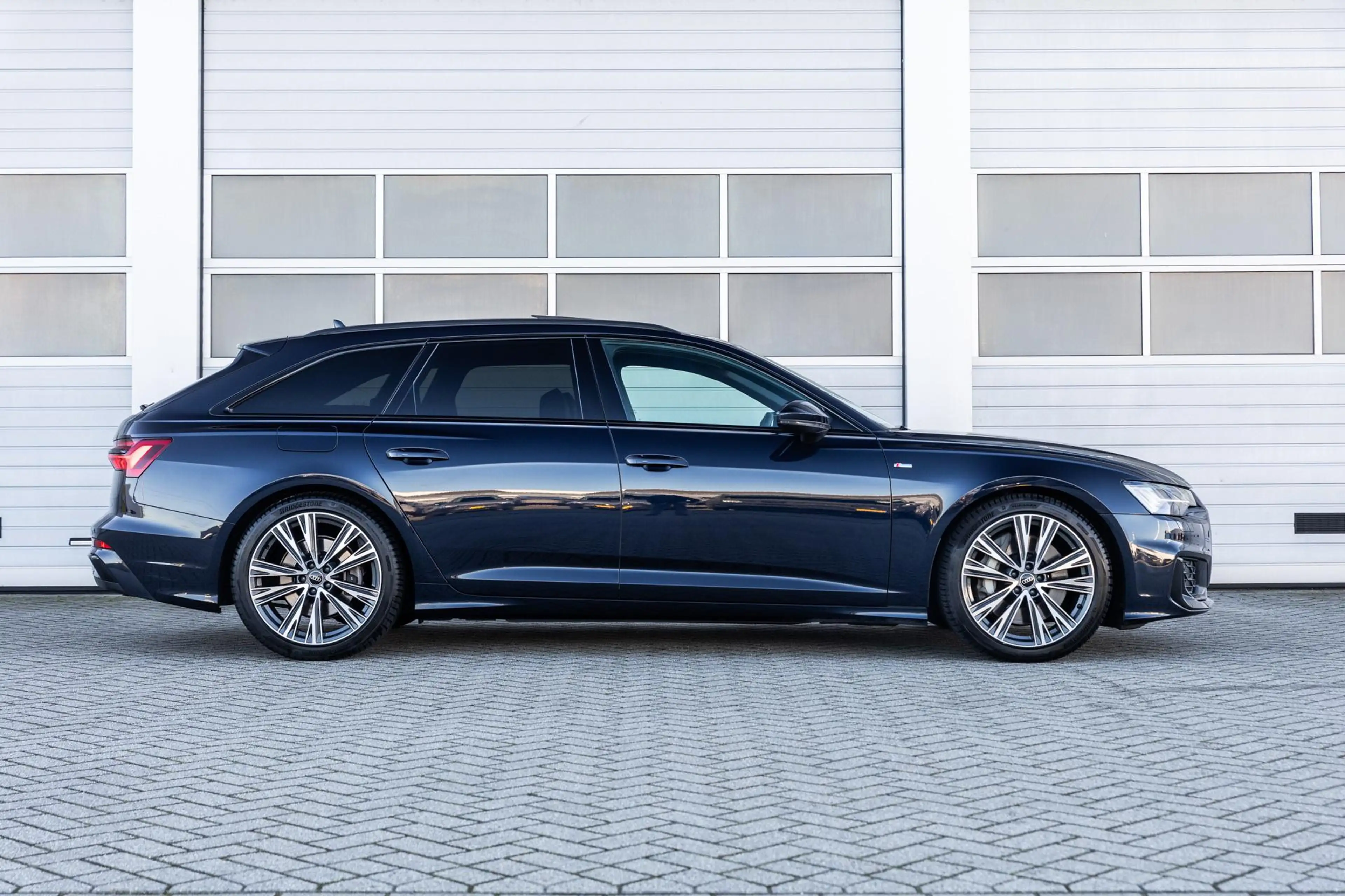 Audi A6 Avant 50 TFSIe 299pk quattro S edition | Panoramad — photo 3