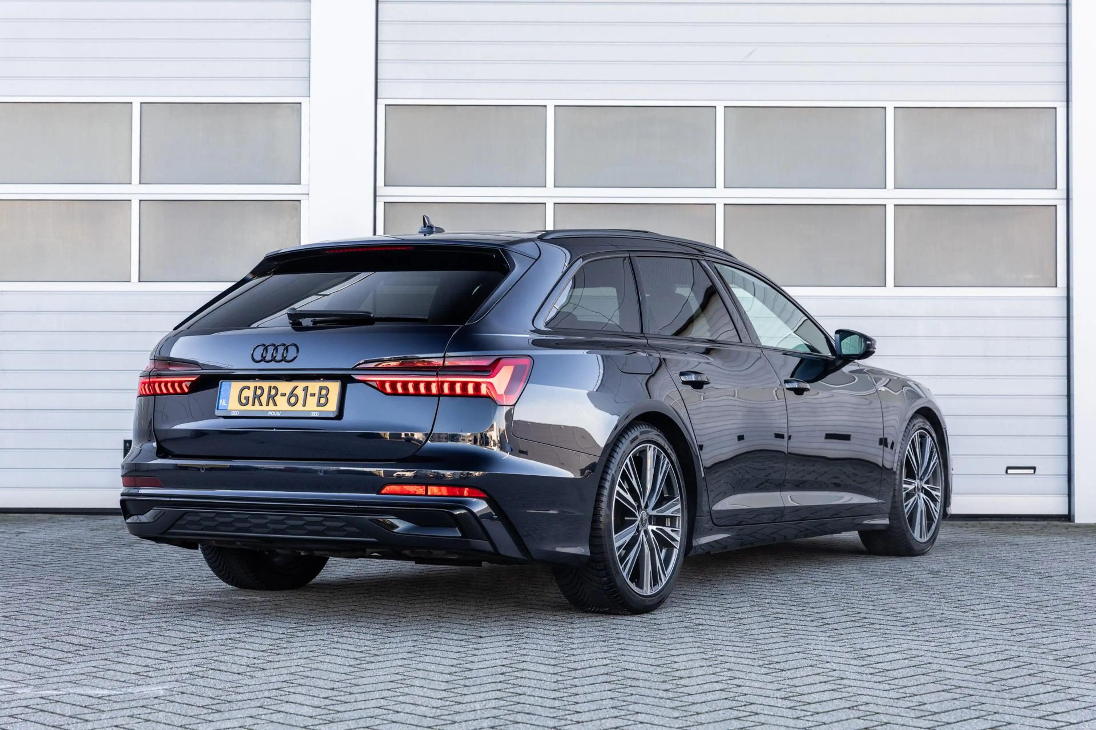 Audi A6 Avant 50 TFSIe 299pk quattro S edition | Panoramad — photo 14
