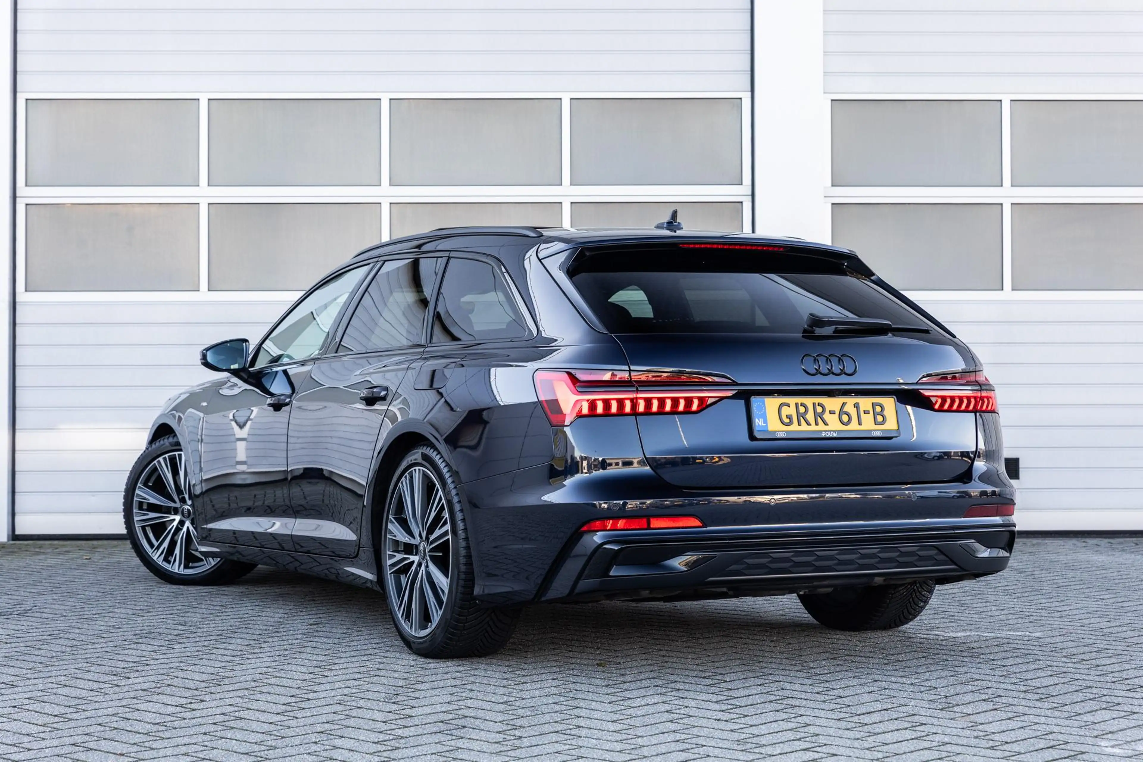 Audi A6 Avant 50 TFSIe 299pk quattro S edition | Panoramad — photo 2