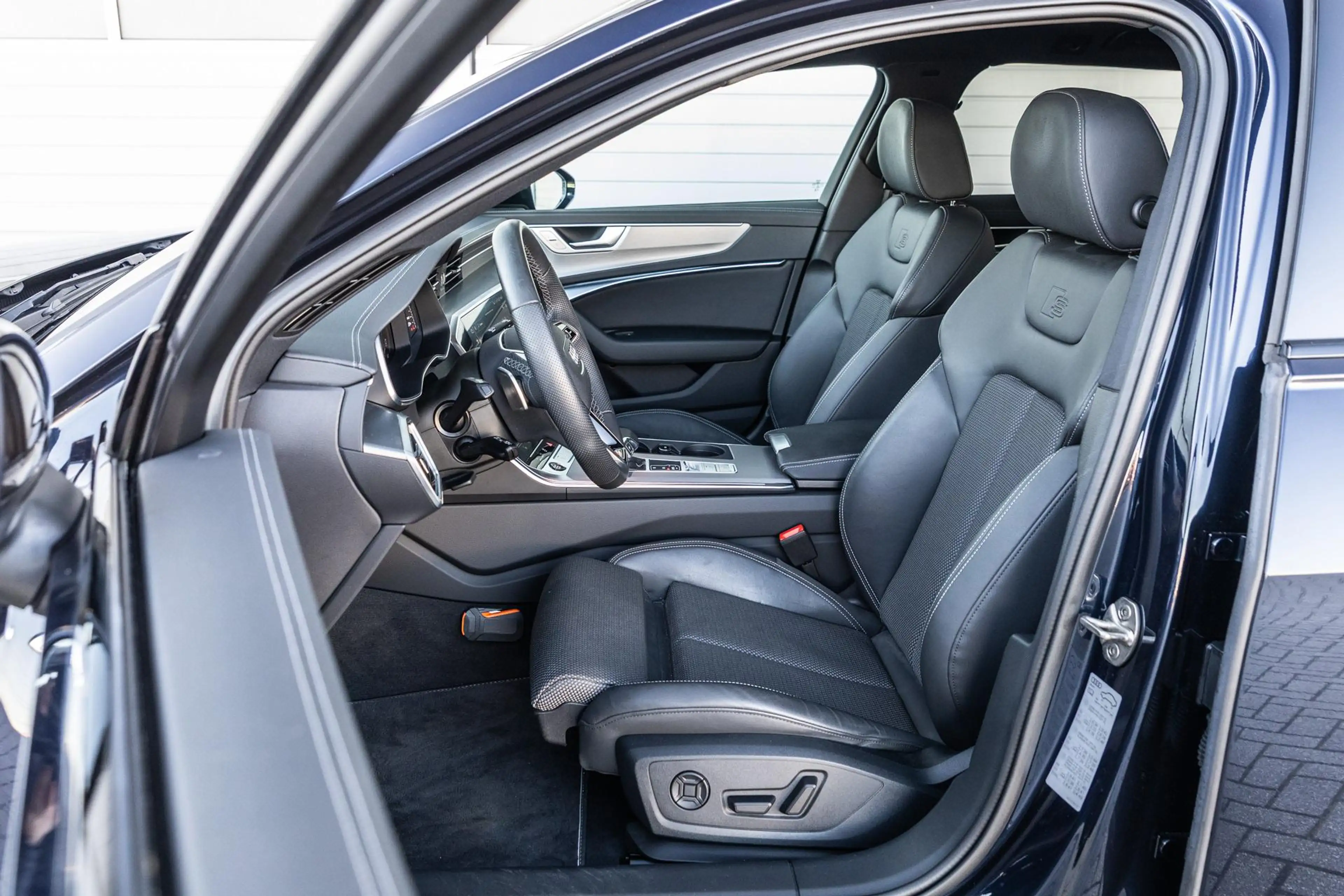 Audi A6 Avant 50 TFSIe 299pk quattro S edition | Panoramad — photo 5