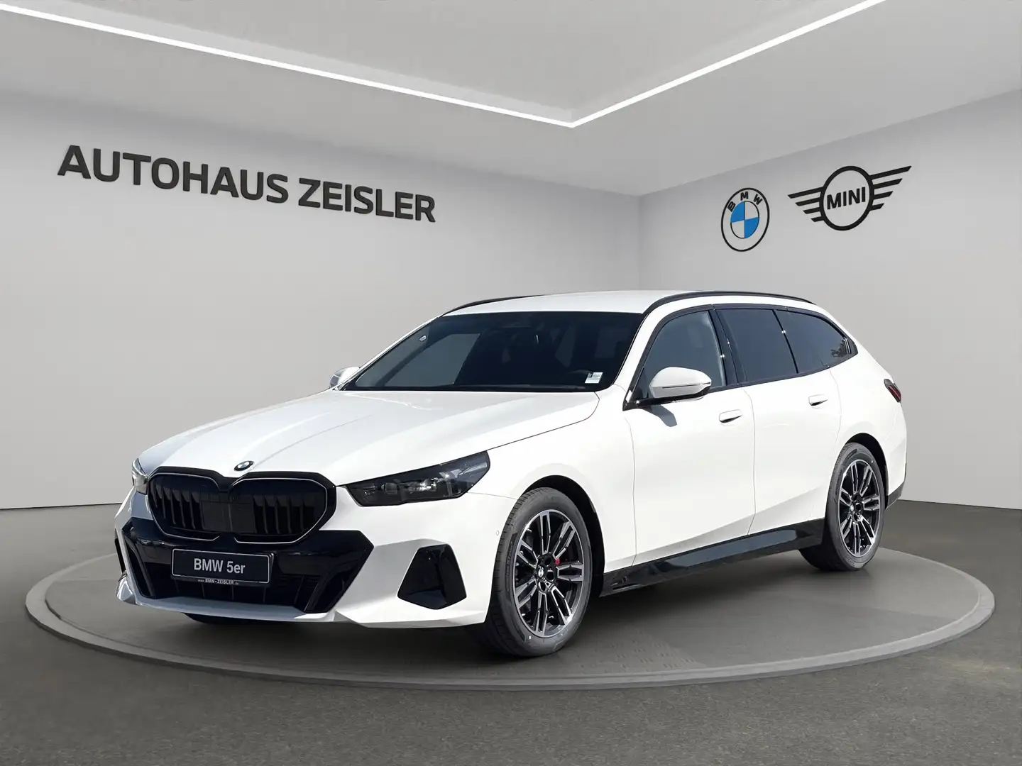 BMW 520 d Tour. M Sport Pro 19"LM AHK Driv.Ass.Prof. Weiß - 1