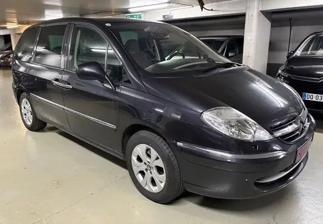 Citroen C8 view 2