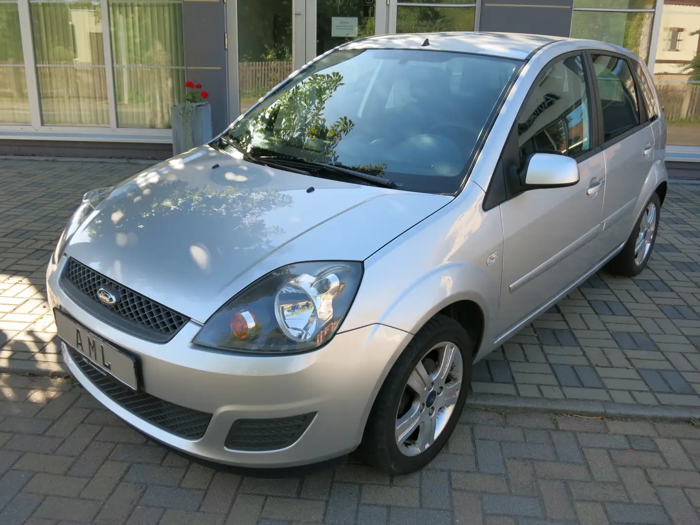 Ford Fiesta Style TÜV+AU NEU SCHECKHEFTGEPFLEGT 2.HAND Silber - 1