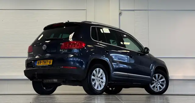 Volkswagen Tiguan view 6