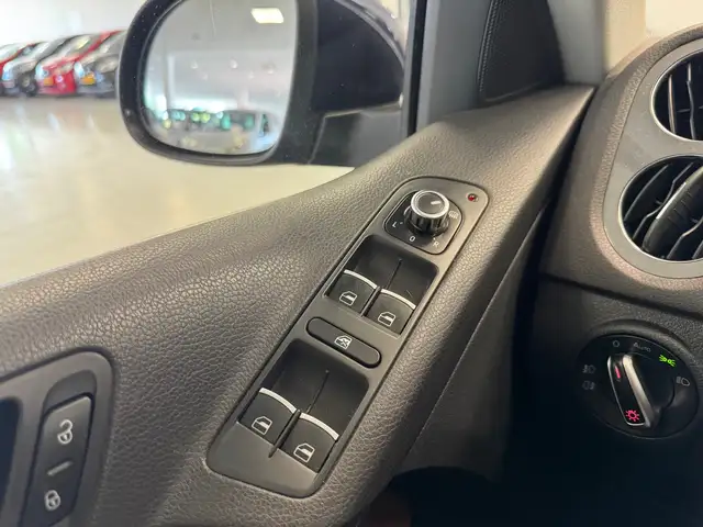 Volkswagen Tiguan view 14