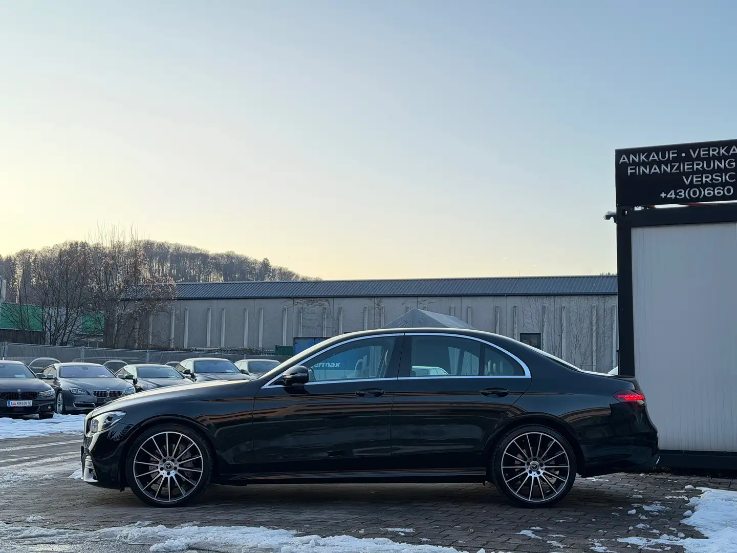 Mercedes-Benz E 220 d 4Matic Aut. AMG-Line Finanzierung möglich Schwarz - 2