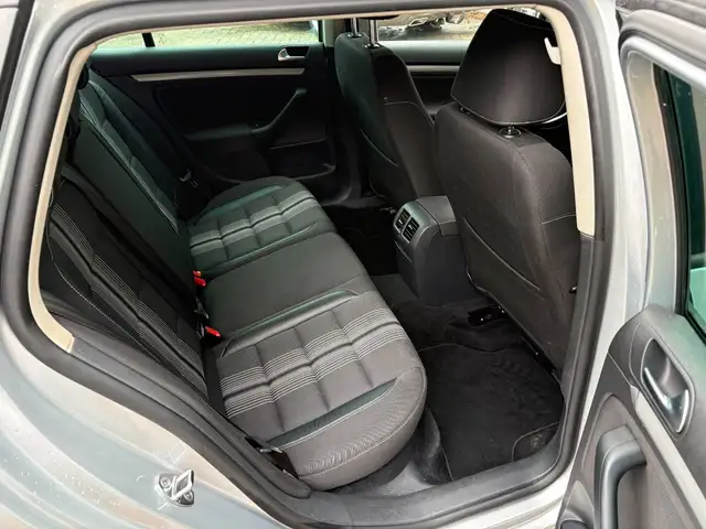 Volkswagen Golf view 9
