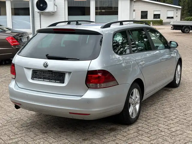 Volkswagen Golf view 5