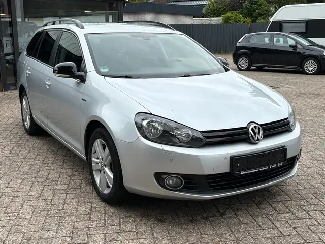 Volkswagen Golf view 4