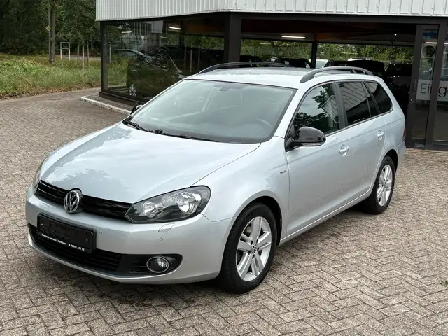 Volkswagen Golf view 2