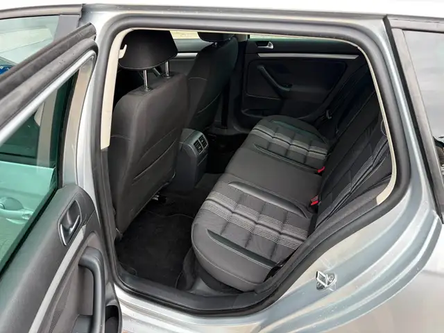 Volkswagen Golf view 11