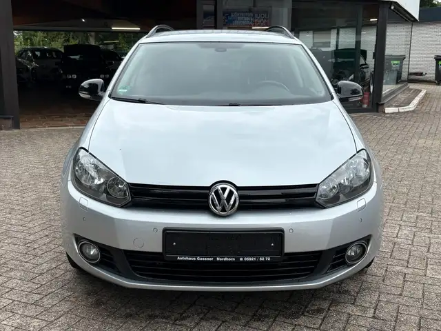 Volkswagen Golf view 3