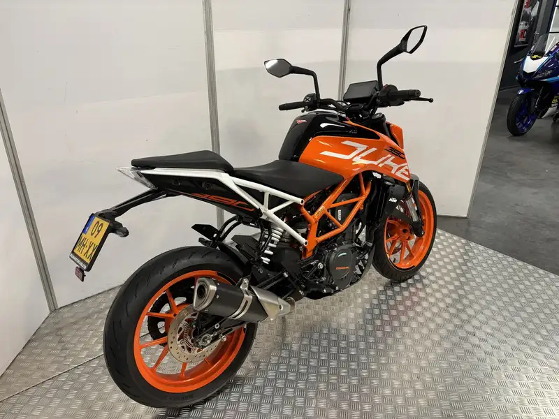 KTM 390 Duke - foto 4