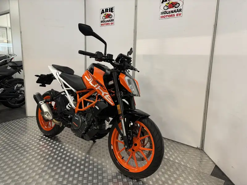 KTM 390 Duke - foto 2