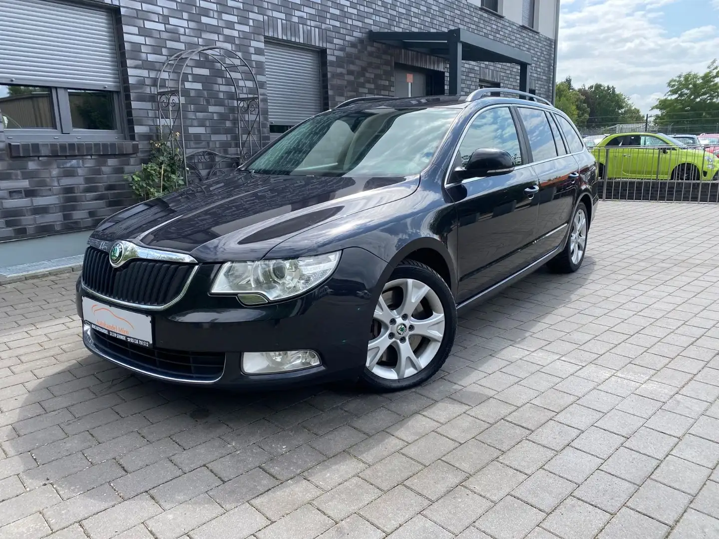 Skoda Superb Combi Ambition 4x4 Schwarz - 1