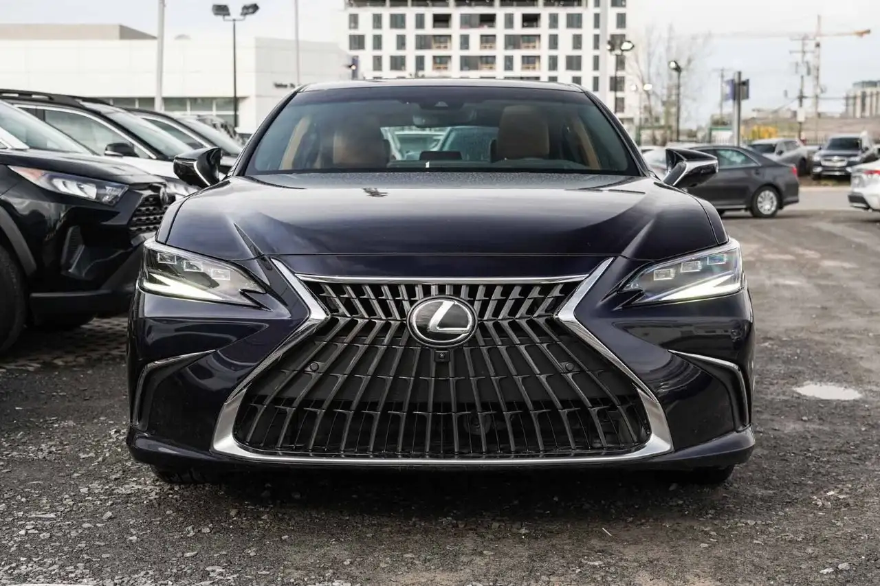 Lexus ES снимка Lexus ES