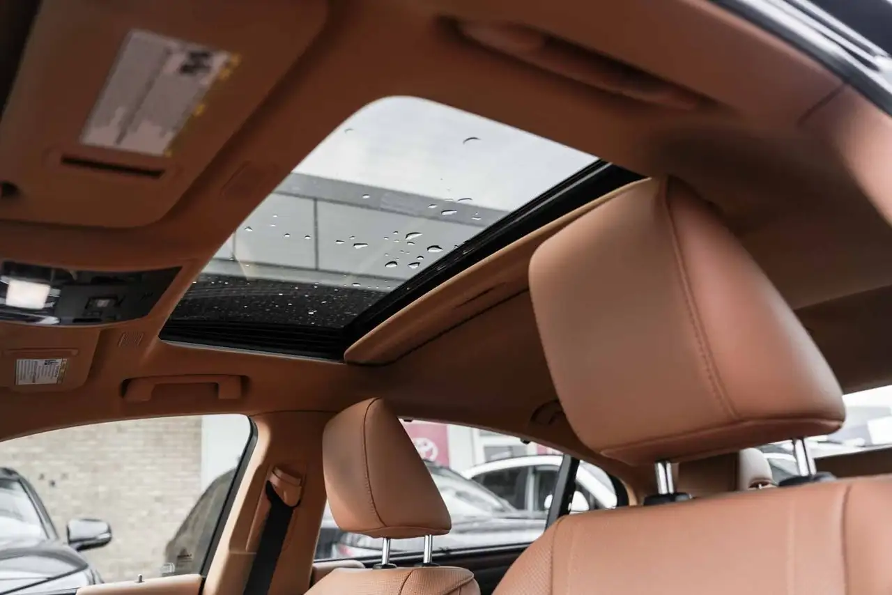 Lexus ES снимка Lexus ES
