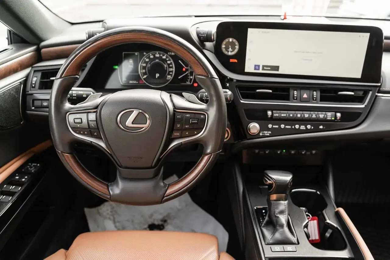Lexus ES снимка Lexus ES