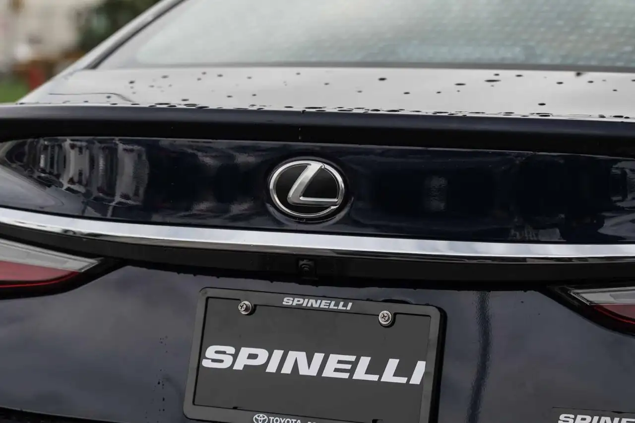 Lexus ES снимка Lexus ES