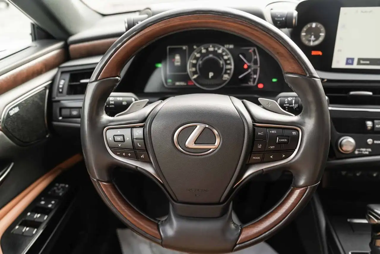 Lexus ES снимка Lexus ES