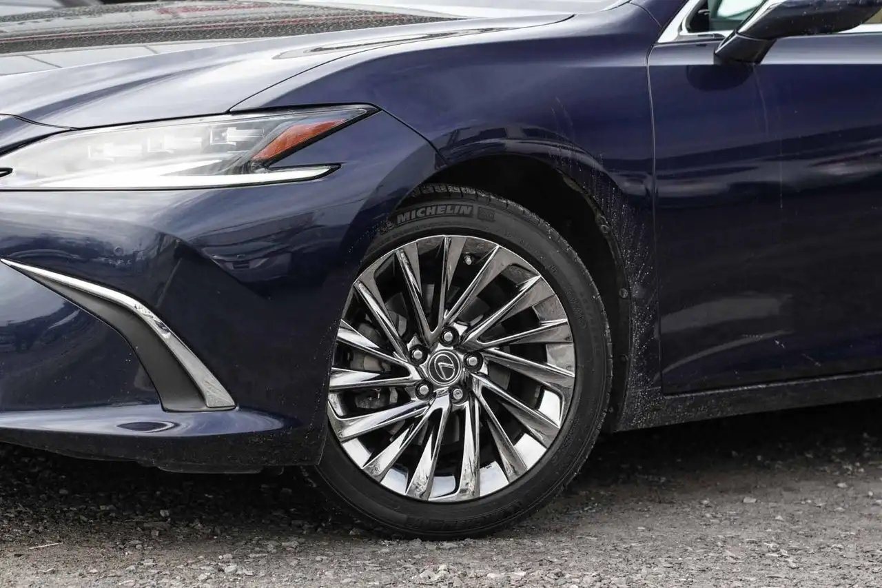 Lexus ES снимка Lexus ES