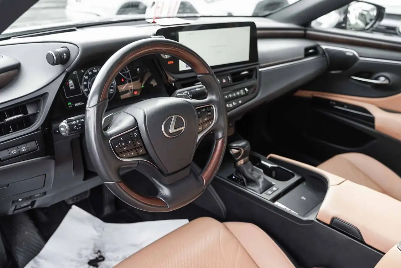Lexus ES снимка Lexus ES