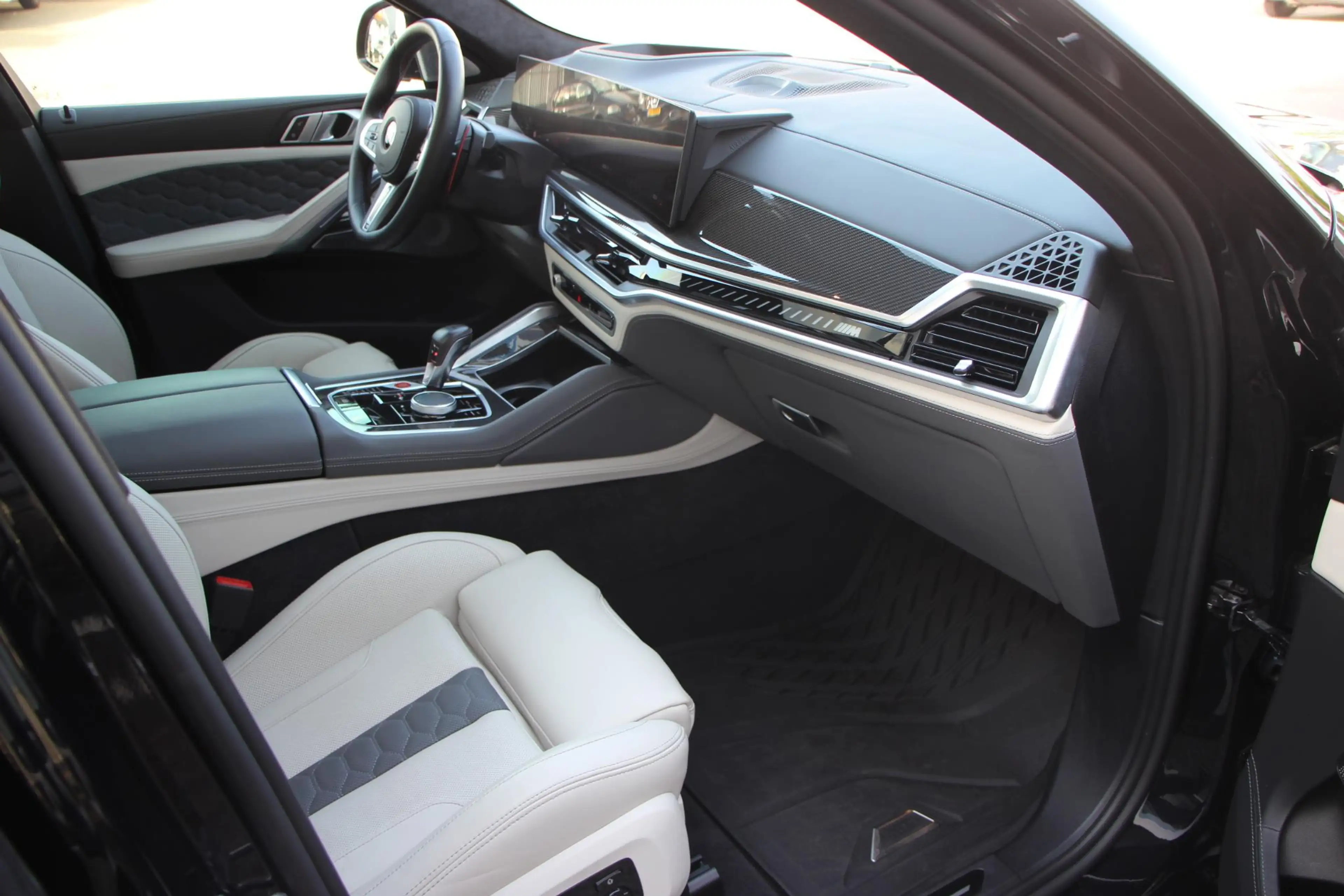 BMW X6 M Competition — photo 11