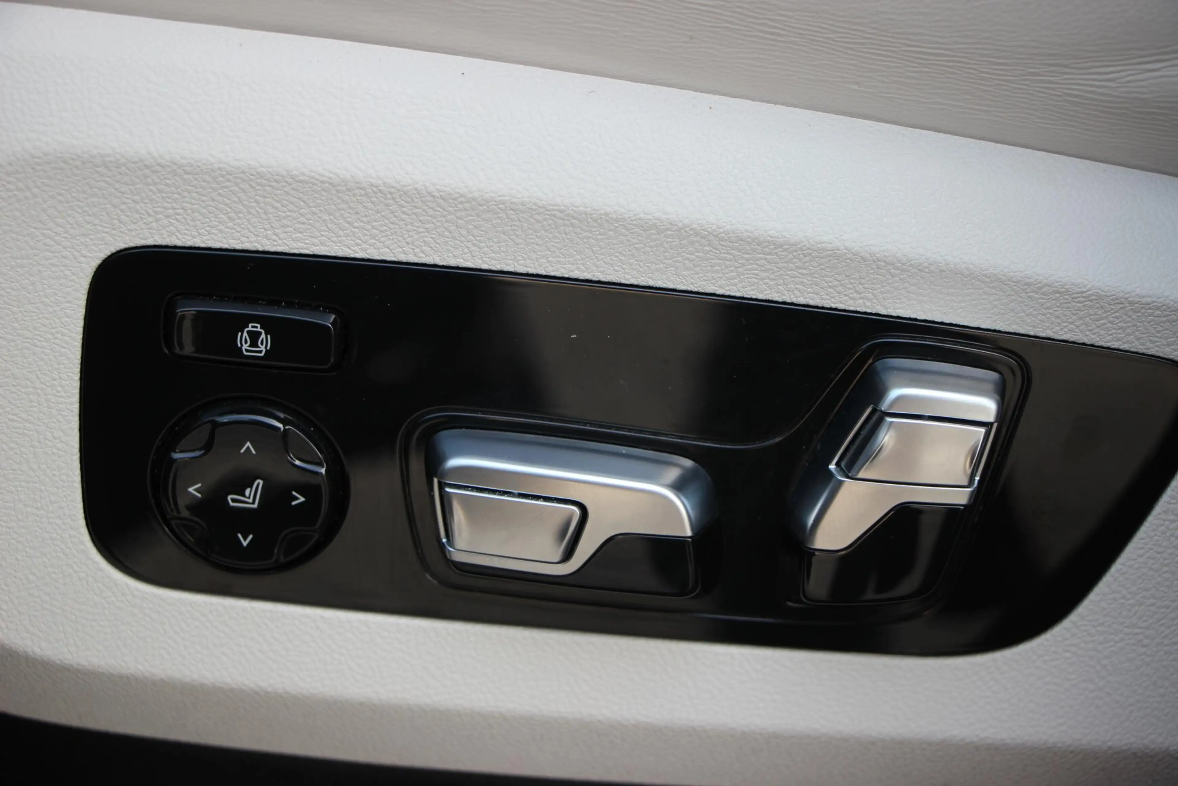 BMW X6 M Competition — photo 9