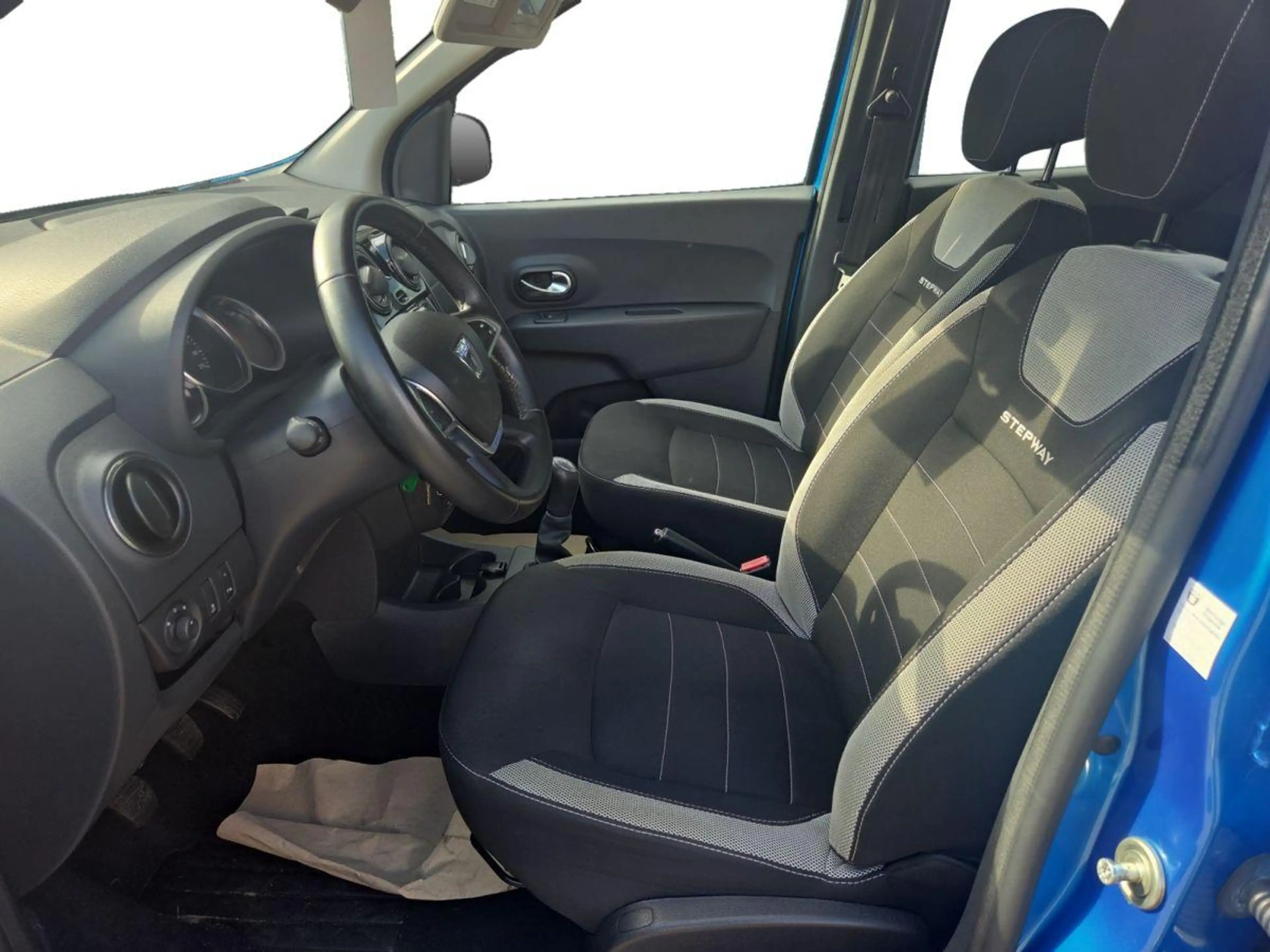 Dacia Lodgy 1.2 16V TCE KAT — photo 6