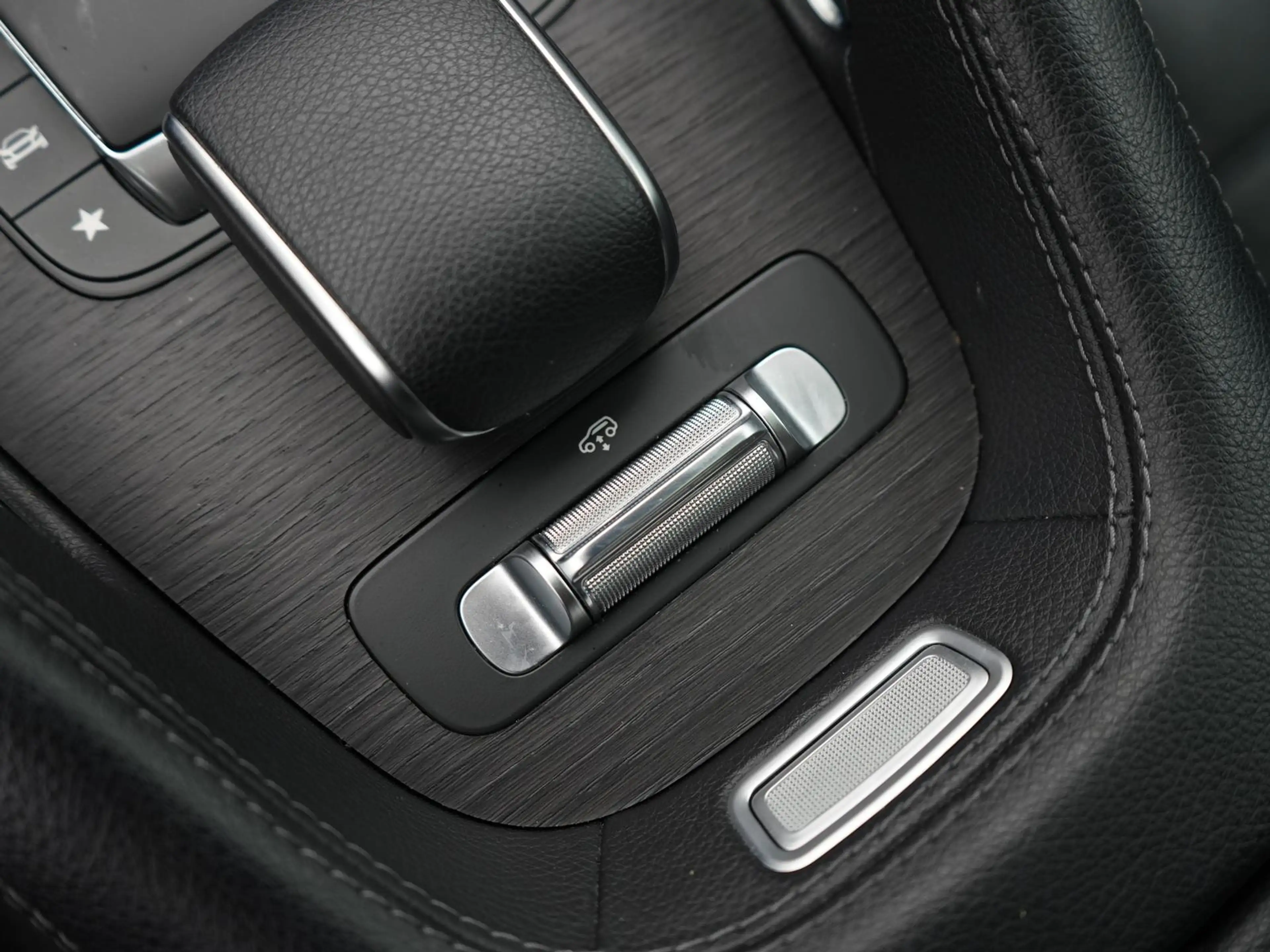 Mercedes-Benz GLS 400 d 4Matic AMG-Line,7P,MULTI,LUFT,PANO,360 — photo 29