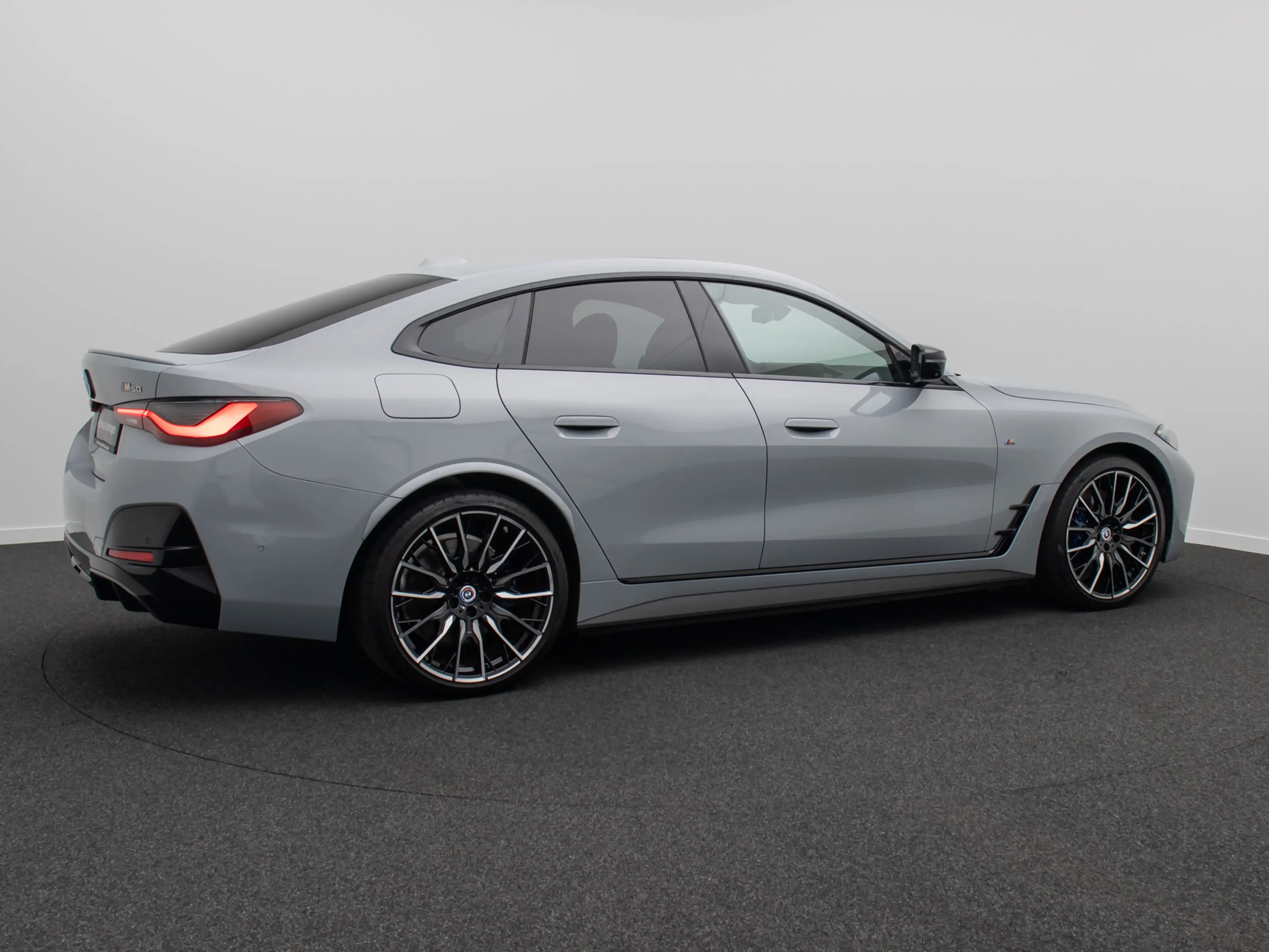 BMW i4 HUD DAB Laser 360°Glasdach 20 — photo 6