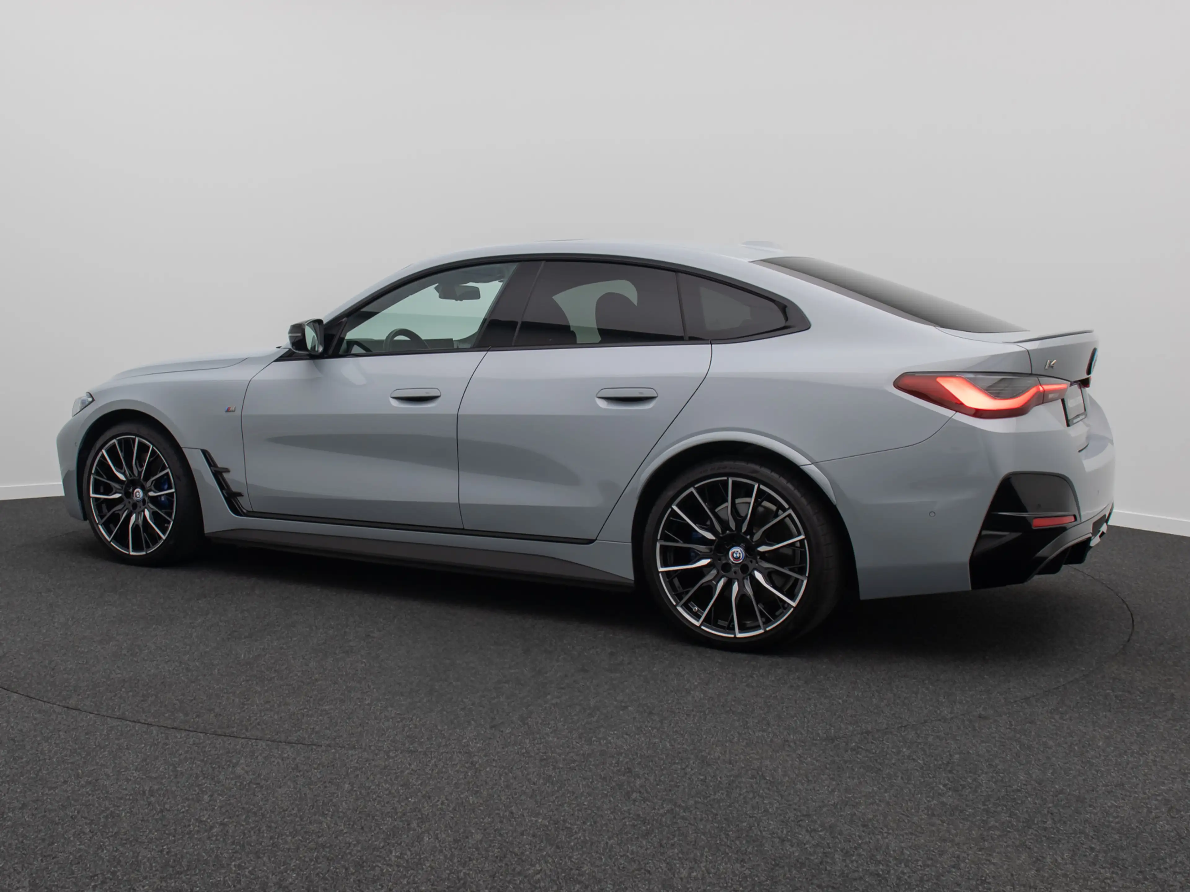 BMW i4 HUD DAB Laser 360°Glasdach 20 — photo 10