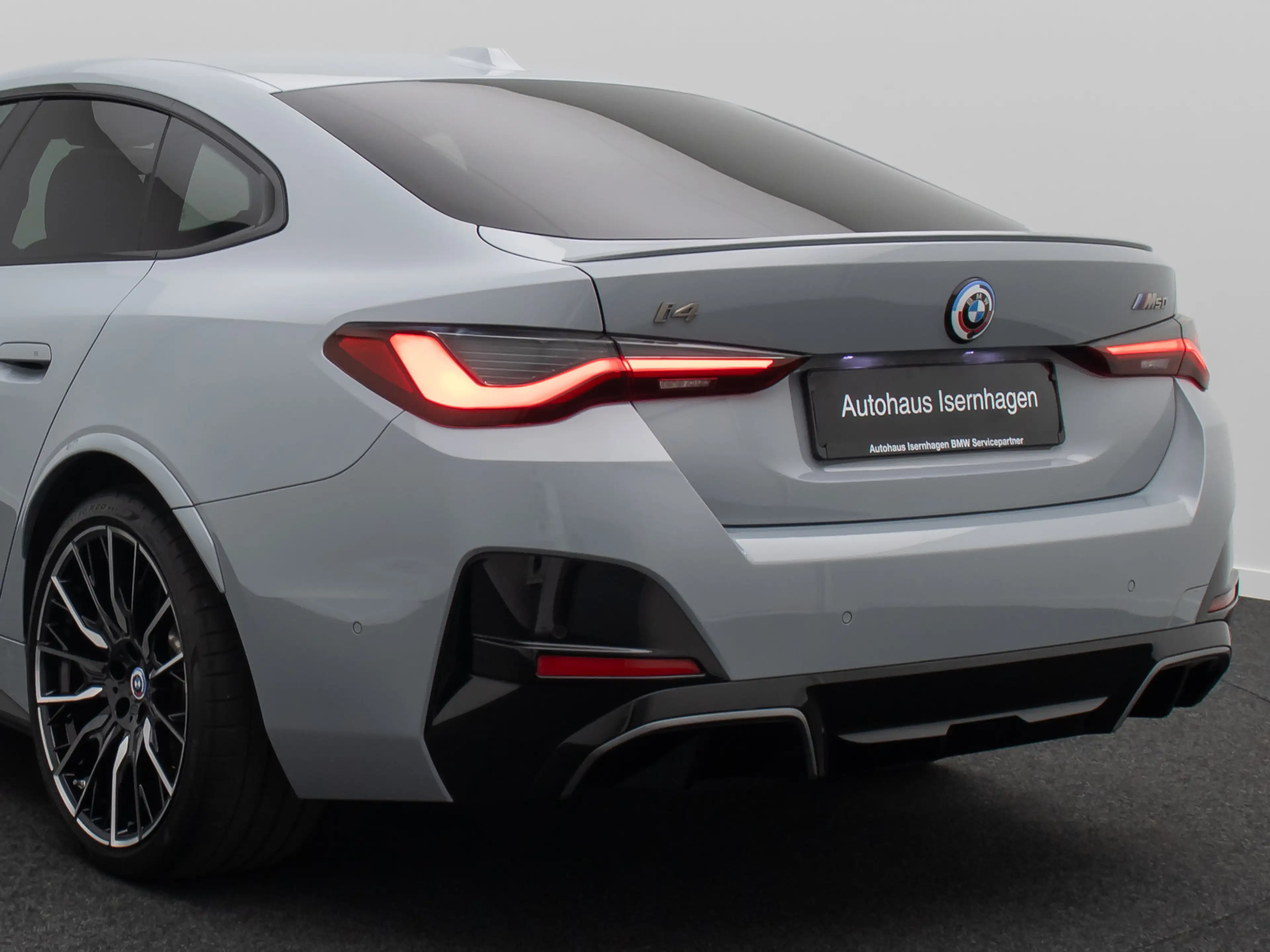 BMW i4 HUD DAB Laser 360°Glasdach 20 — photo 16