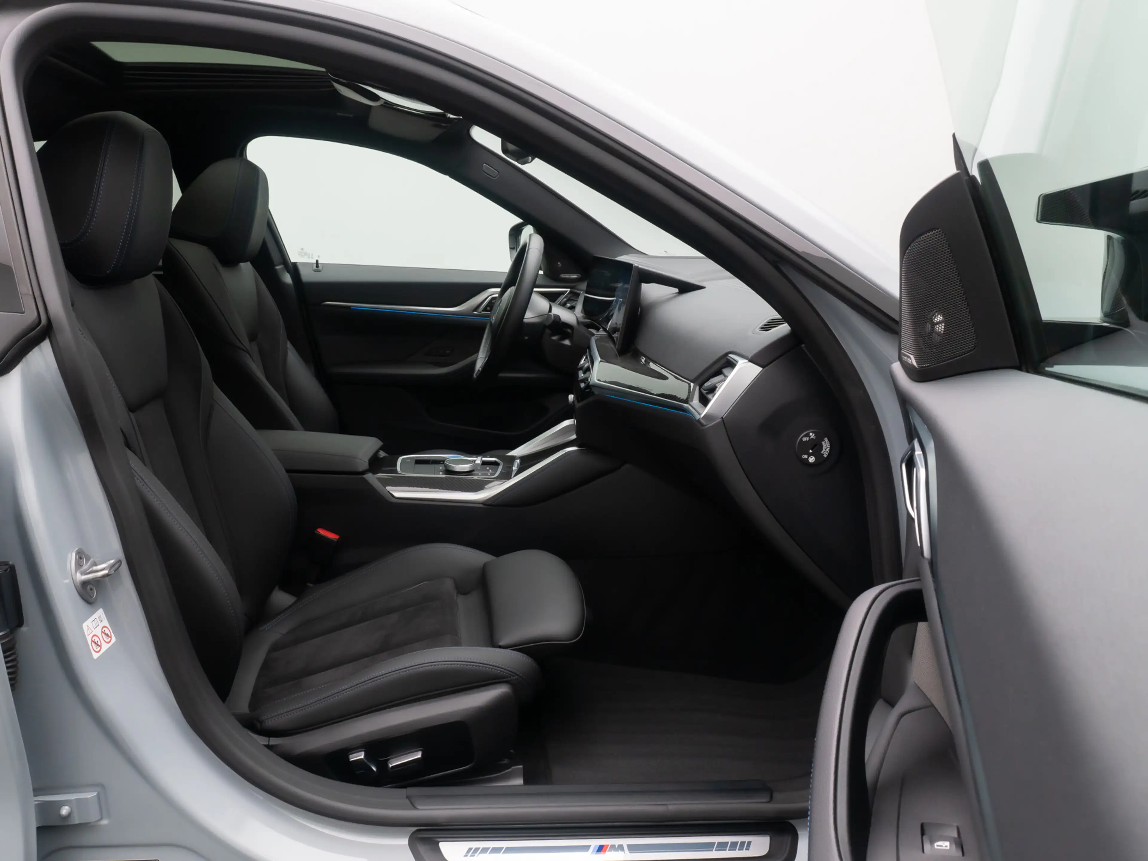 BMW i4 HUD DAB Laser 360°Glasdach 20 — photo 24