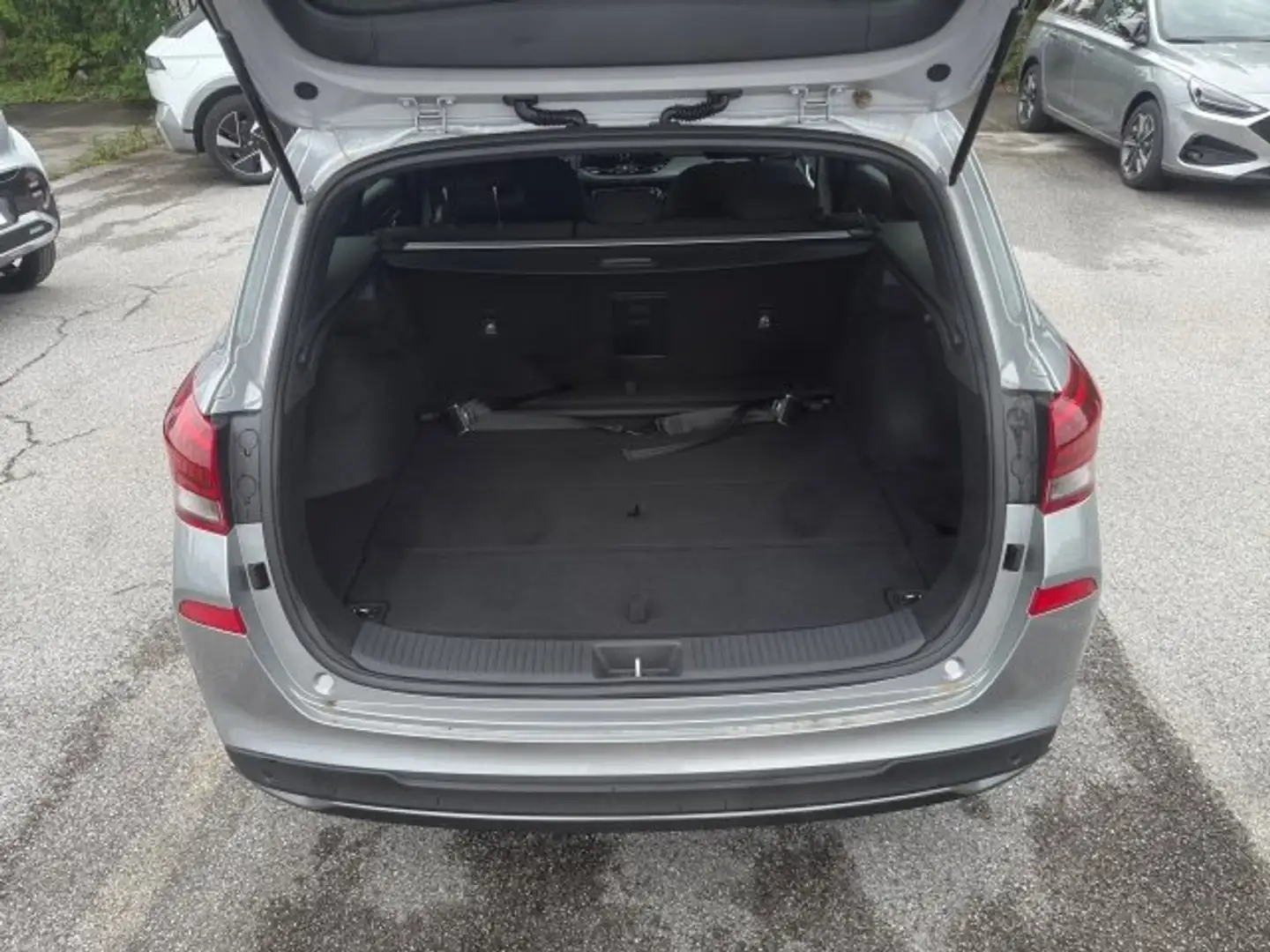 Hyundai i30 Hyundai i30 Kombi - PD GO Plus 1.0 TGDI DCT Silber - 2