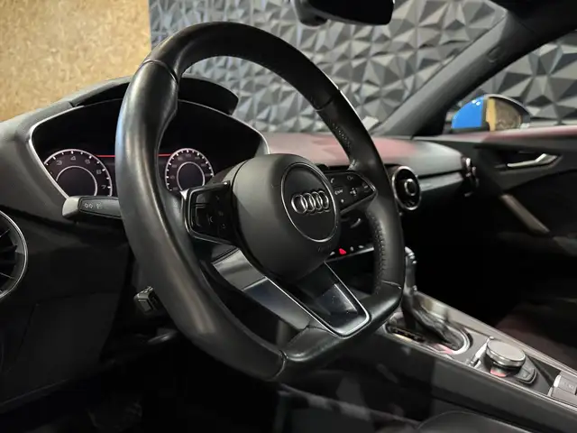 Audi TT view 9