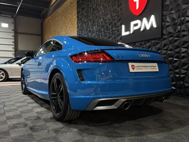 Audi TT view 5